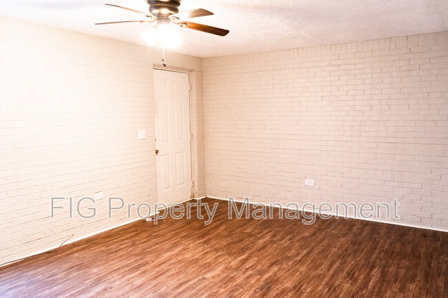 Building Photo - 412 W 10th Ave