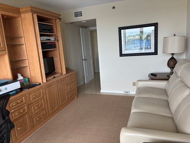 Foto del edificio - 4201 N Ocean Blvd