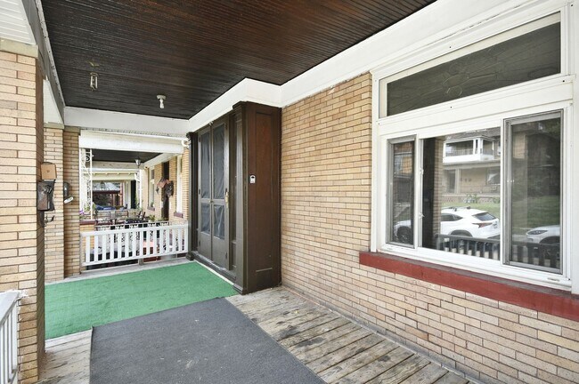 Building Photo - 201 Giffin Ave