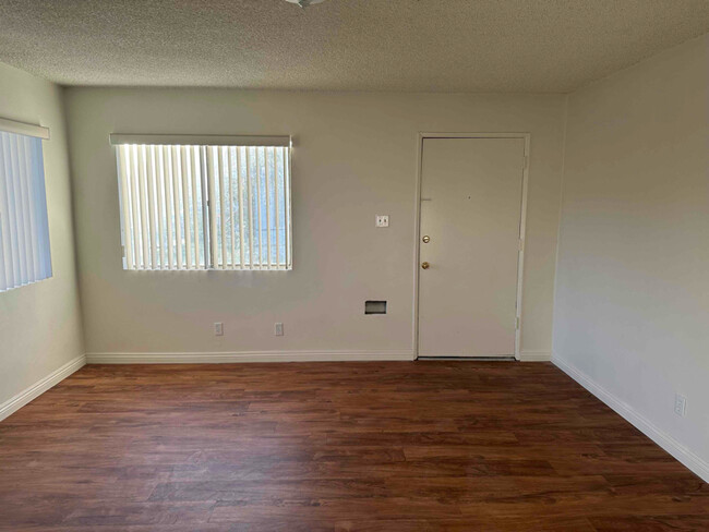 4409 3/4-4404 Elizabeth St, Bell Gardens, CA 90201 - Room for Rent in ...