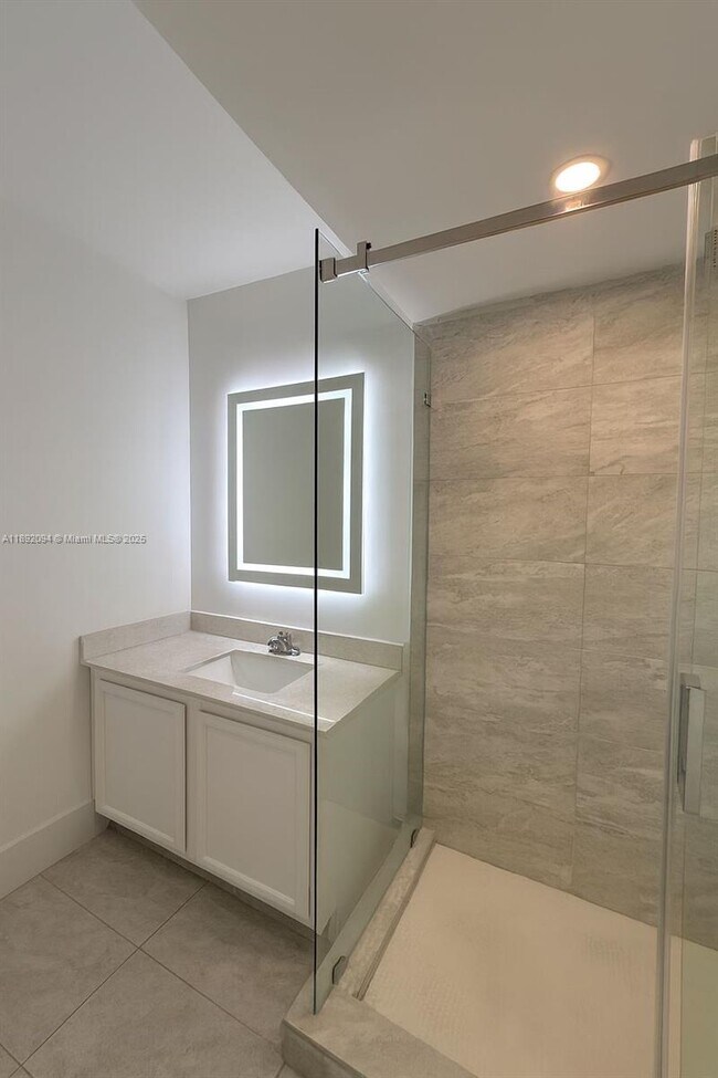 Foto del edificio - 445 SW 11th St