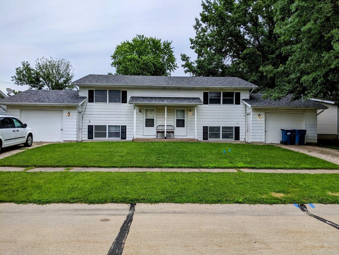 Primary Photo - 303 N 6th St