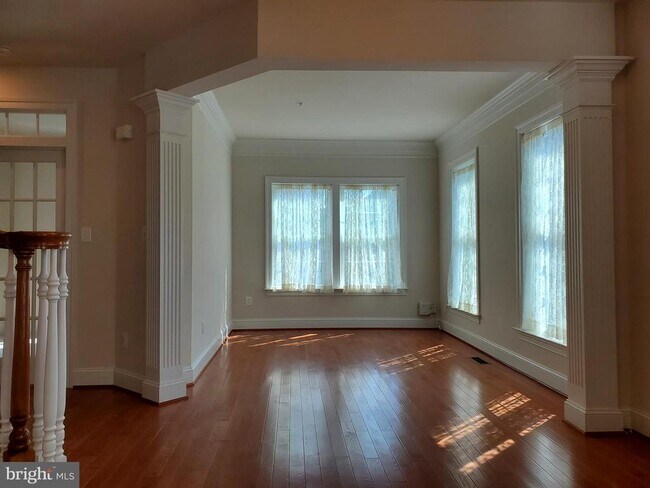 Foto del edificio - 411 Greenebaum Ln