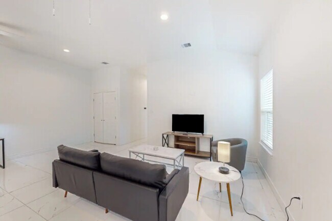 Foto del edificio - 702 5th St