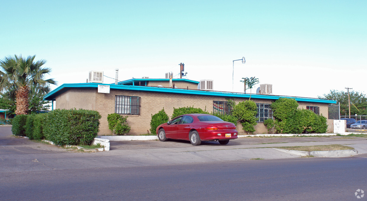 Primary Photo - El Pueblo Apartments