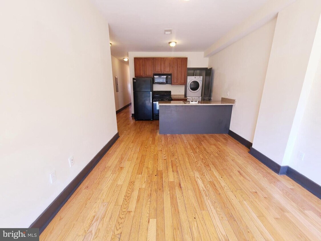 Primary Photo - 1526 Willington St