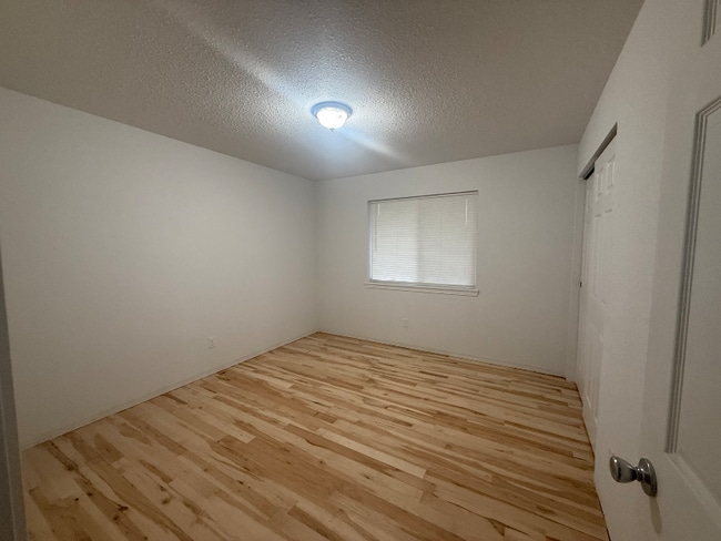 Foto del edificio - 1565 N Summit Rd