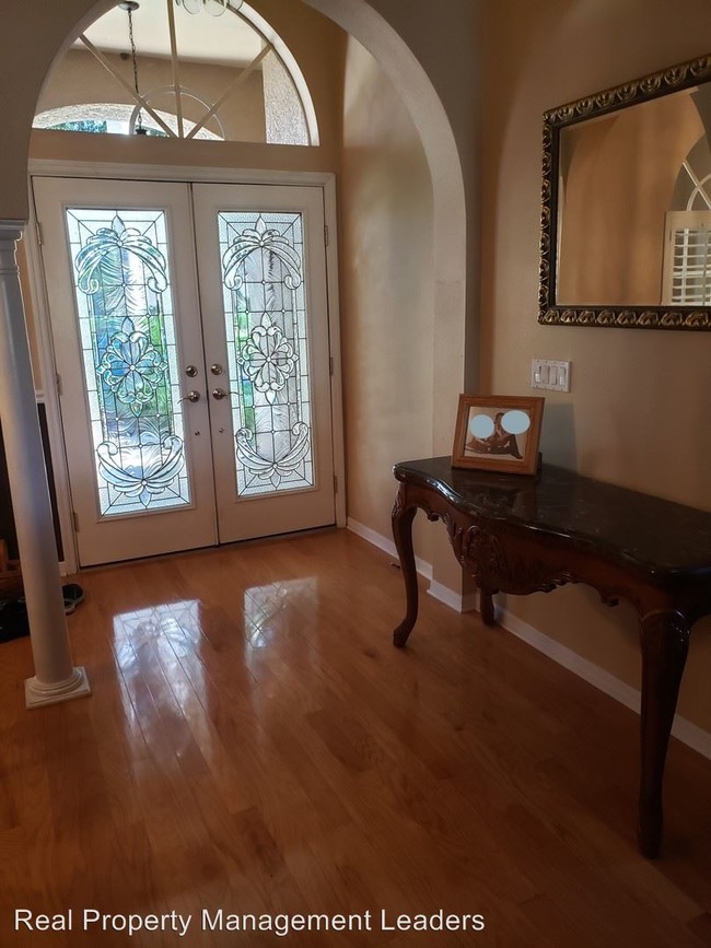 Building Photo - 4 br, 3 bath House - 9344 Deer Creek Dr.