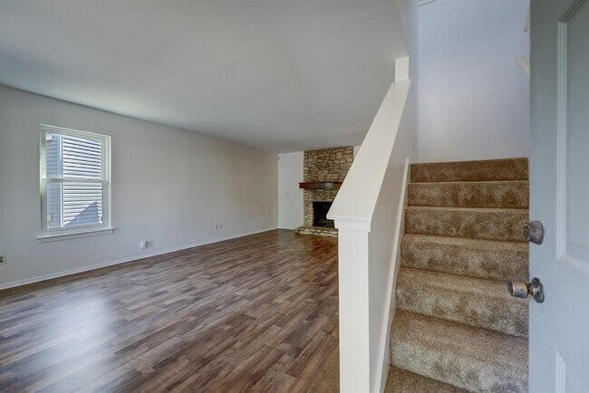 Building Photo - 507 Blackberry Dr