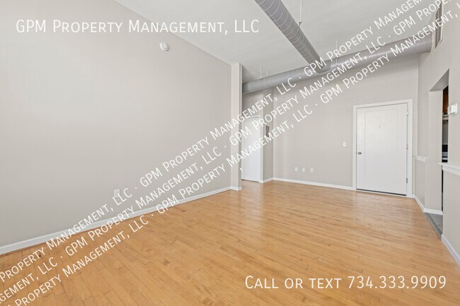 Foto del edificio - 412 Grand River Ave