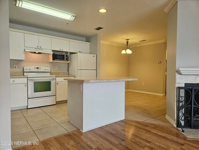 Foto del edificio - 3591 Kernan Blvd S