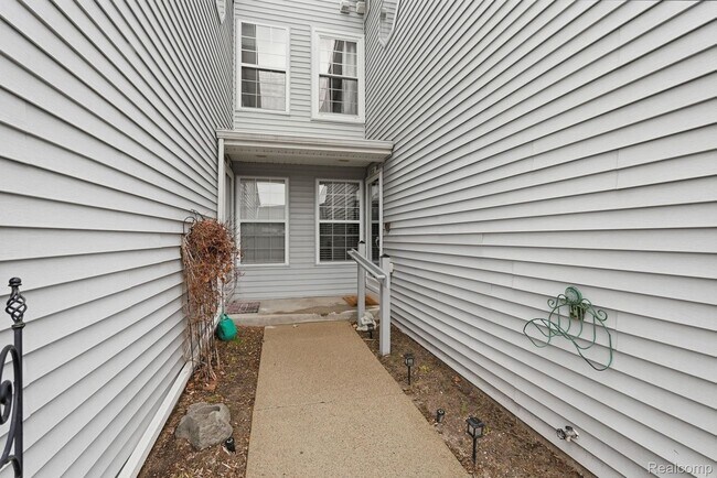 Foto del edificio - 37810 Jefferson Ave