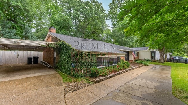 Building Photo - 3520 Algonquin Dr