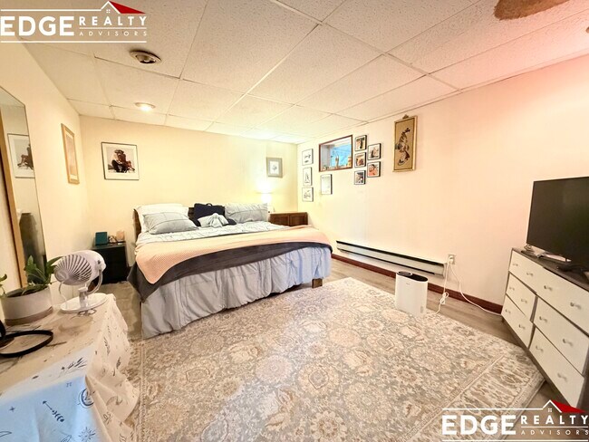 Building Photo - 24 Arden St