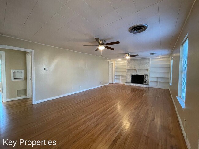 Foto del edificio - 3 br, 1 bath House - 3311 Mission Street