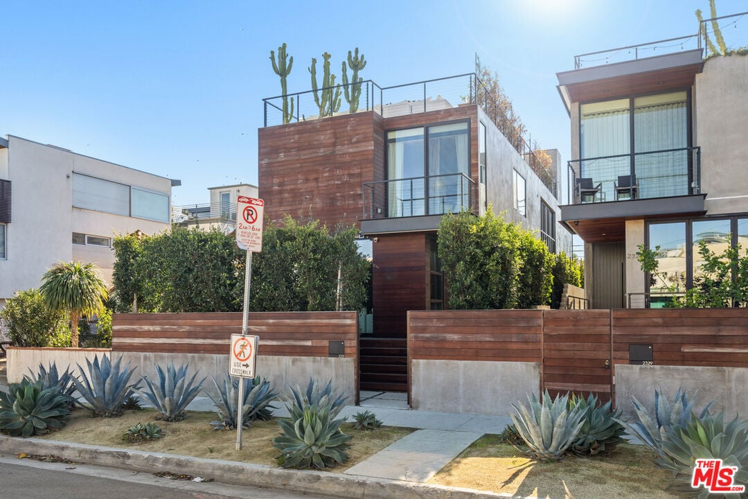 2331 Abbot Kinney Blvd, Los Angeles, CA 90291 House Rental in Los