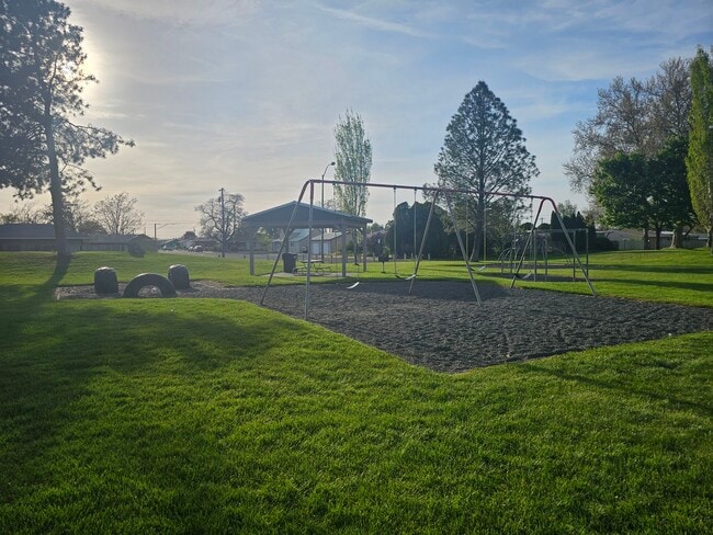 Building Photo - Pioneer Park