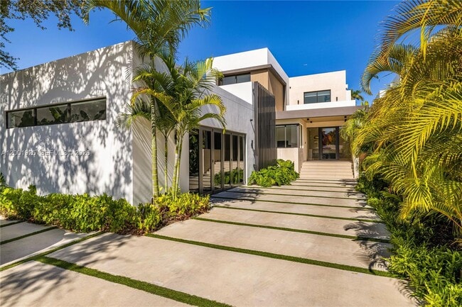 Foto del edificio - 707 NE 77th St