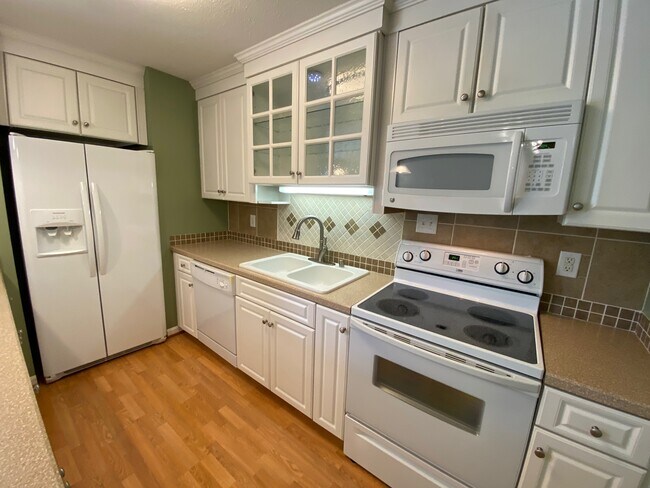 Building Photo - 3807 Chamberlain Ln