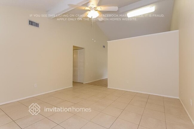 Foto del edificio - 714 Valley Hill Dr