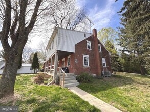 Building Photo - 970 Disston View Dr