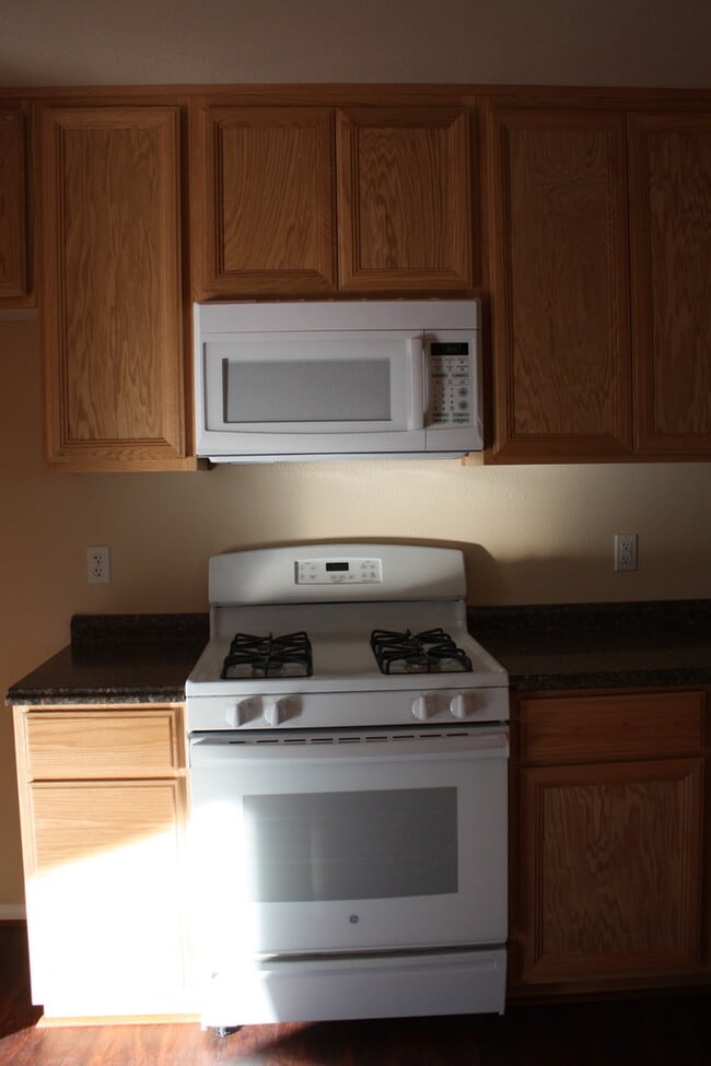 Building Photo - Flint Duplex