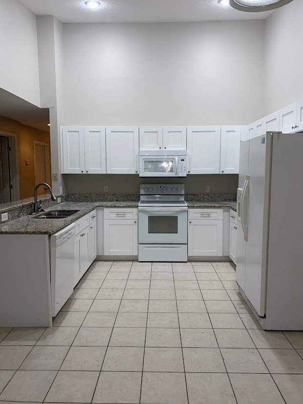 Building Photo - FOR RENT! READY NOW!! 3 Bedroom 2 bathroom...
