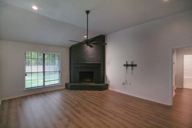 Photo - 330 Trace Harbor Rd House