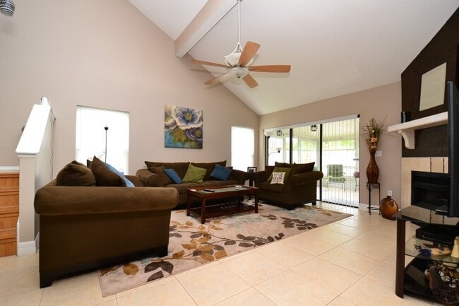 Building Photo - Fantastic 3 BR Lake Mary Home with vaulted...