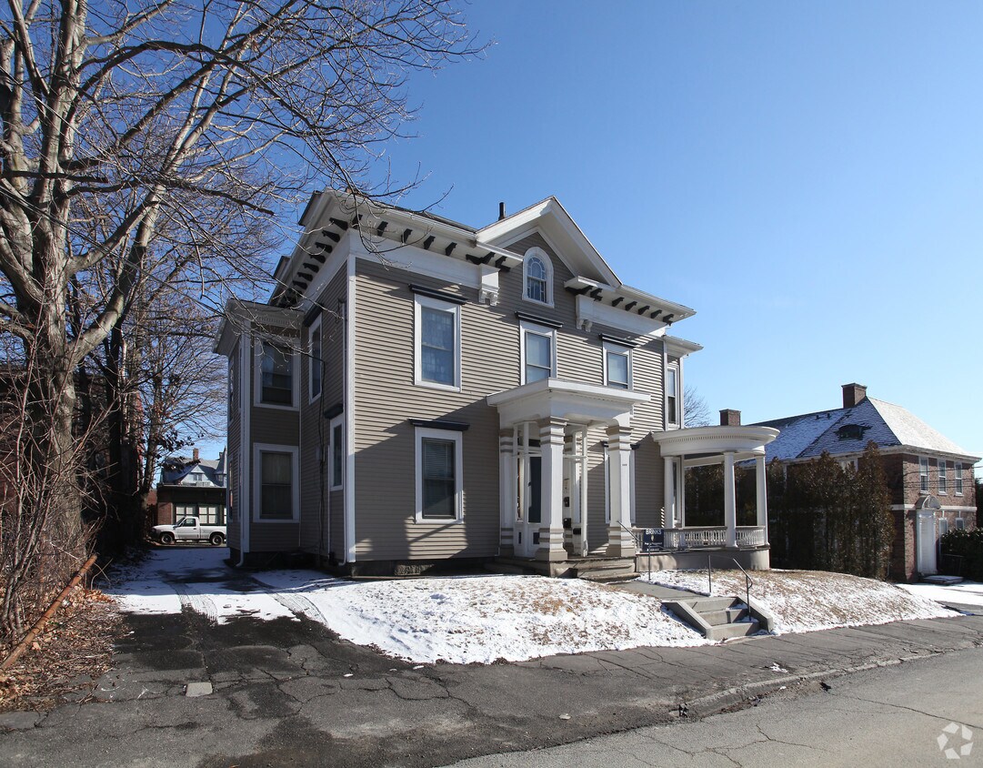 Building Photo - 102 Prospect St