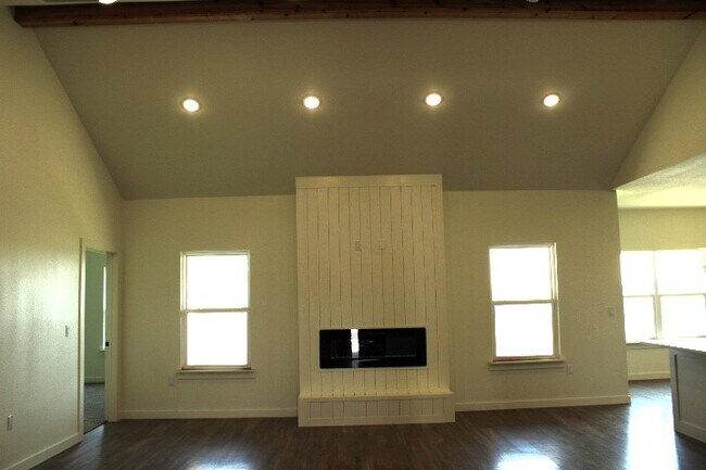 Foto del edificio - 125 Middleton Ln