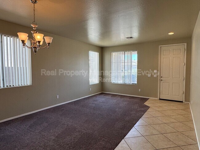 Foto del edificio - 15440 W Jefferson St