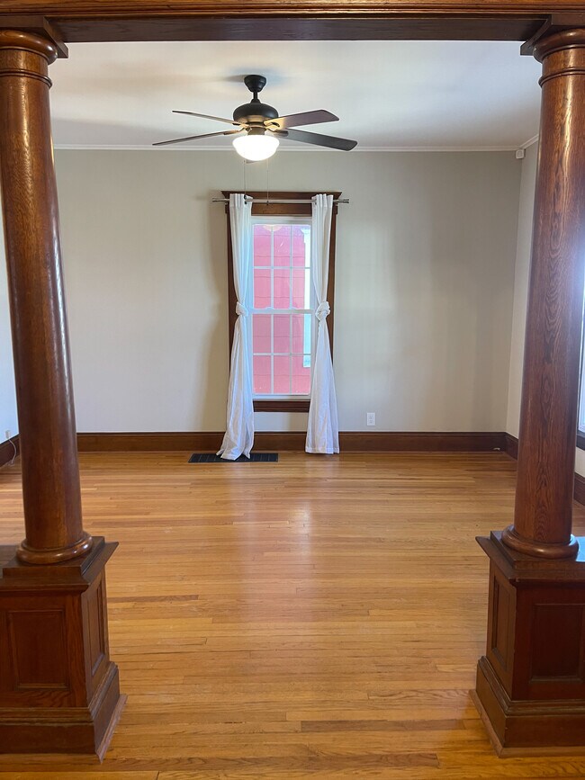 Building Photo - 407 Bryant Ave