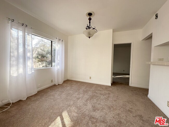 Foto del edificio - 6069 1/2 Cashio St