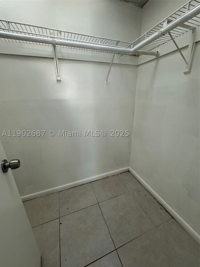 Foto del edificio - 1503 NW 207th St
