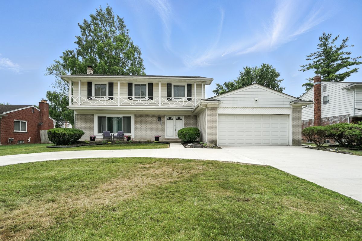 Foto principal - 22679 Bell Brook St