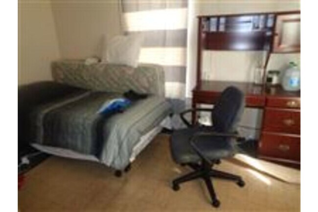 Foto del edificio - 221 N Ashley St