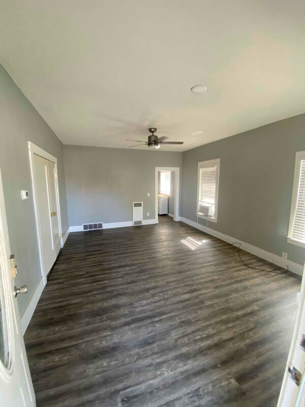 Foto principal - 561 3rd Ave E
