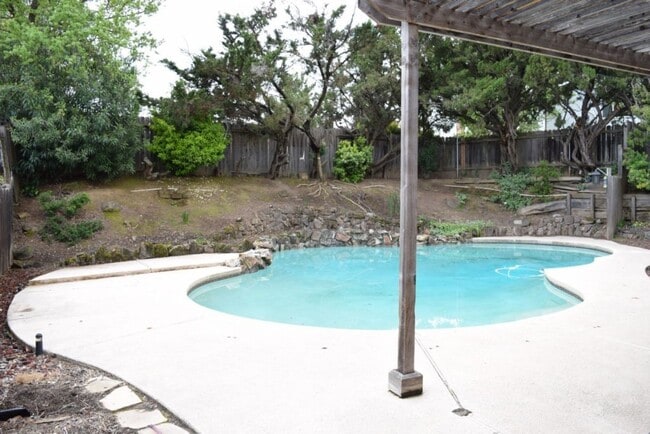 Building Photo - 8250 Canyon Oak Dr