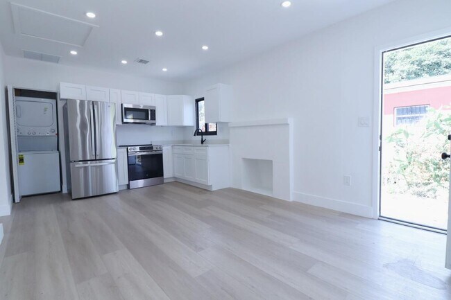Foto del edificio - 3040 NW 13th Ave