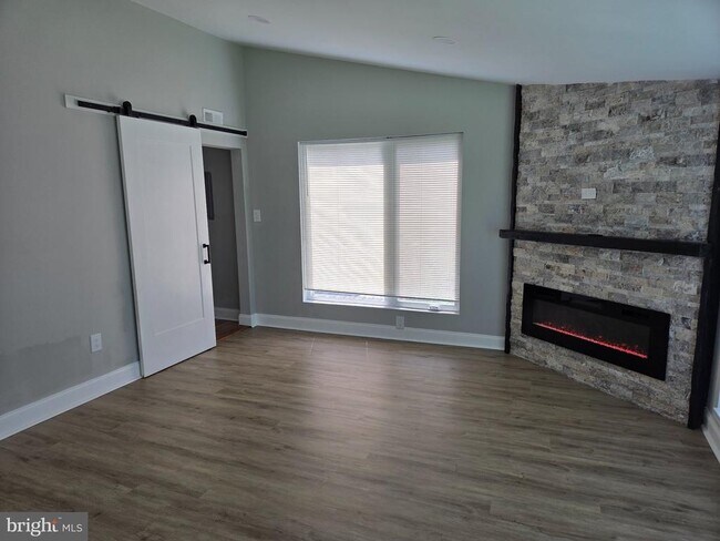 Building Photo - 1701 Scotchbrook Dr