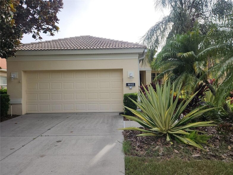 Primary Photo - 6642 Tailfeather Way