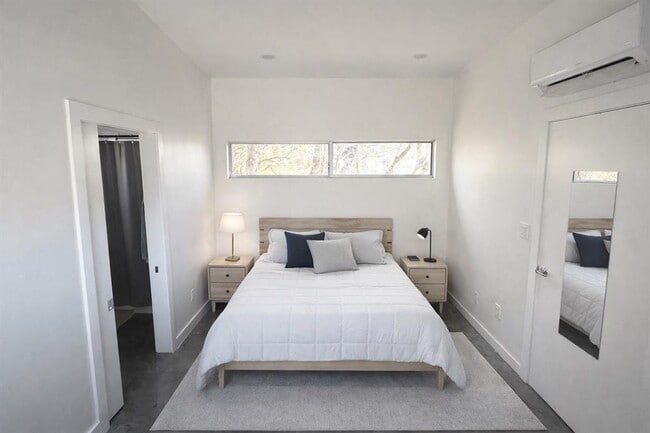 Building Photo - 1155 Perry Rd