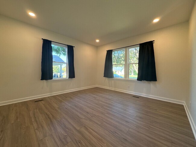 Foto del edificio - 114 N Hatton Ave