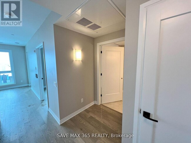 Photo du bâtiment - 470-470 Gordon Krantz Ave