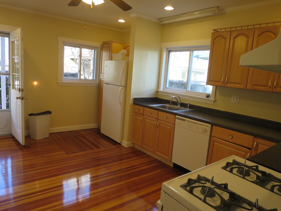 Primary Photo - 41 Walker St
