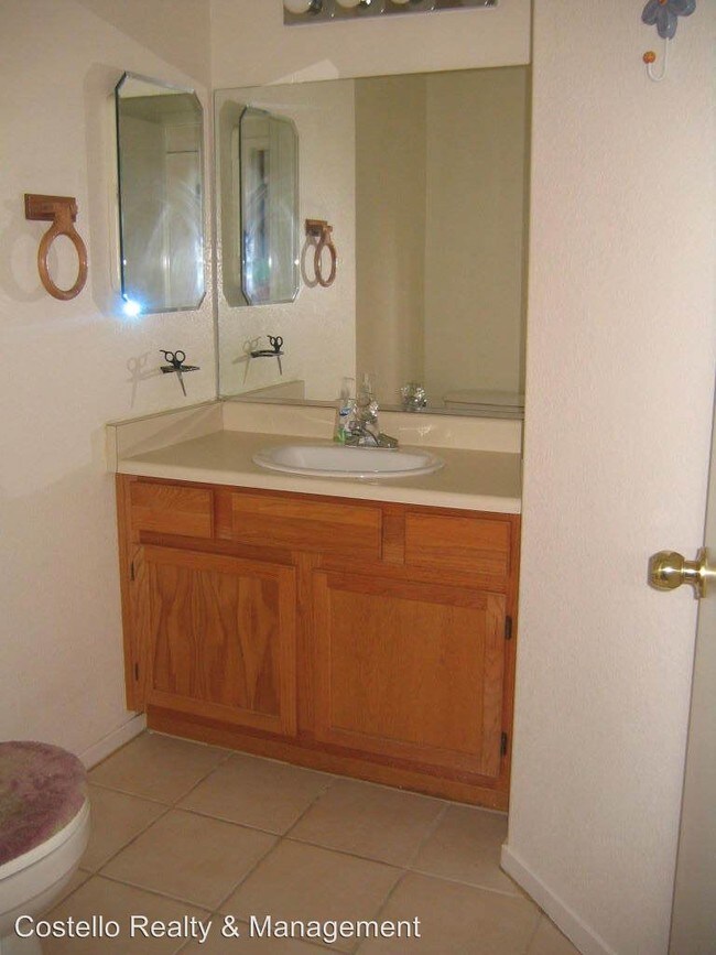 Building Photo - 7008 Glass Slipper Ct