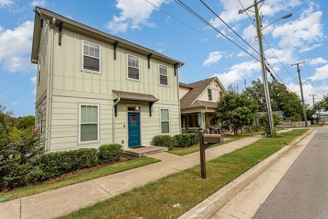 Building Photo - 5802 Maxon Ave