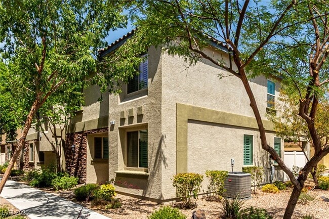 Building Photo - 6145 Scarlet Leaf St