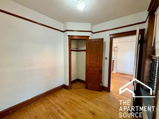 Building Photo - 1011 W Newport Ave